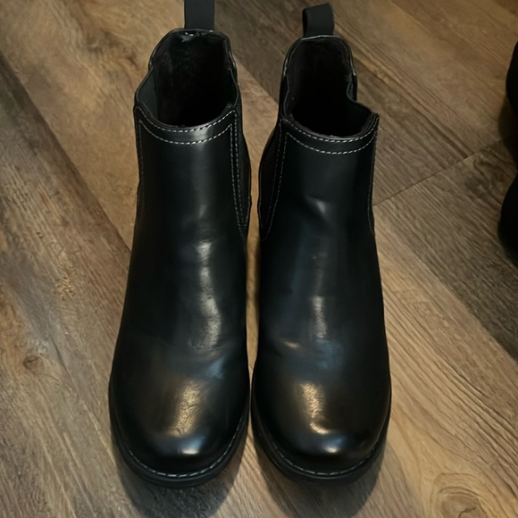 Boots - Picture 2 of 4